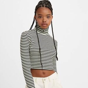 Levi’s Oriel Turtleneck